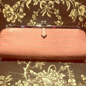 Arden B Clutch New